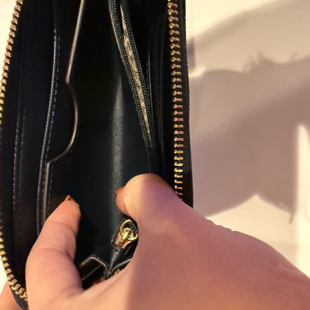 Michael Kors Jet Set Travel Continental Wallet - Picture 10 of 12